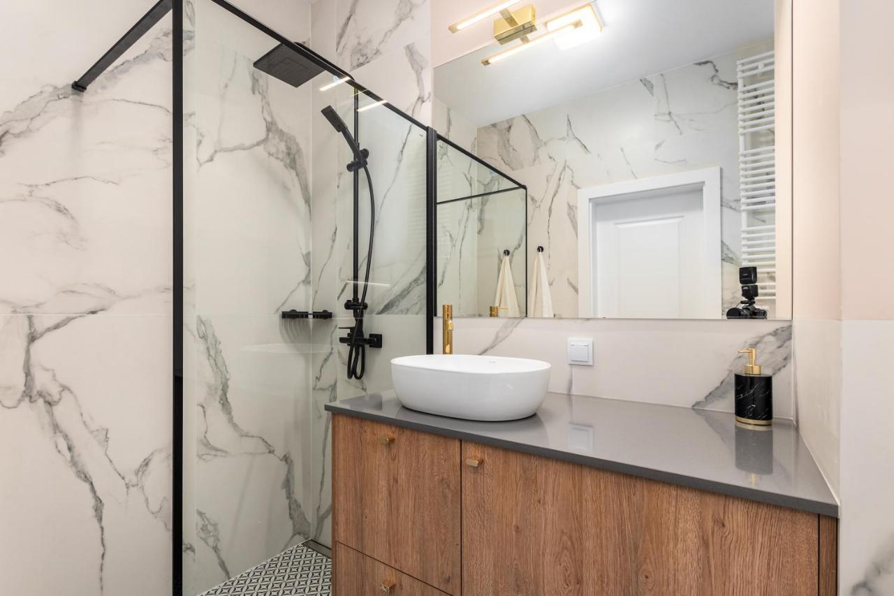 Bg Premium Apartments Browary Warszawskie Варшава Экстерьер фото